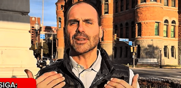 Eduardo Bolsonaro anunciou licença em vídeo publicado nas redes e disse que esta foi "a decisão mais difícil da minha vida"