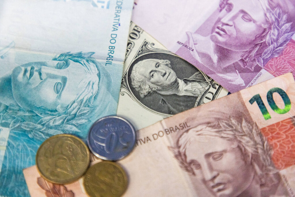 Dólar e Bolsa hoje (30); acompanhe as cotações - 30/06/2025 - Mercado