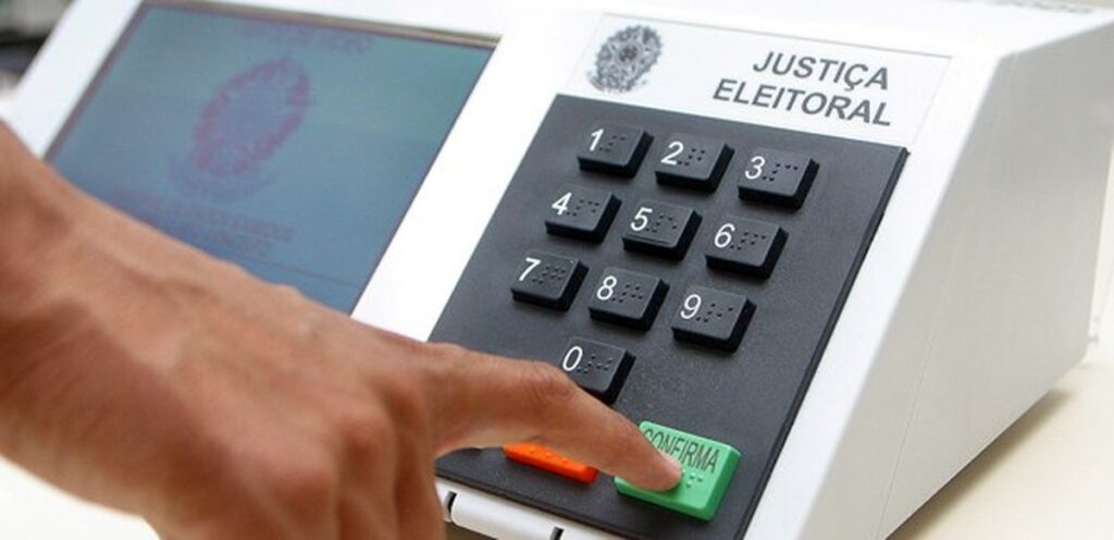 Reeleição para cargos no Executivo tem apoio de 57% dos brasileiros, diz Datafolha | Política