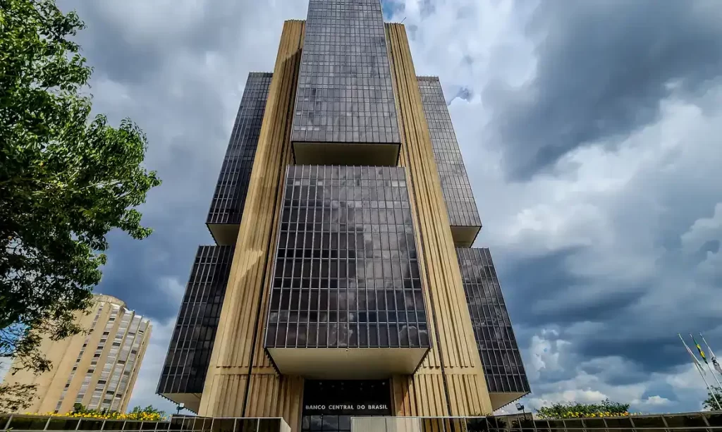 Copom eleva juros básicos da economia para 15% ao ano – Sistema FENACON