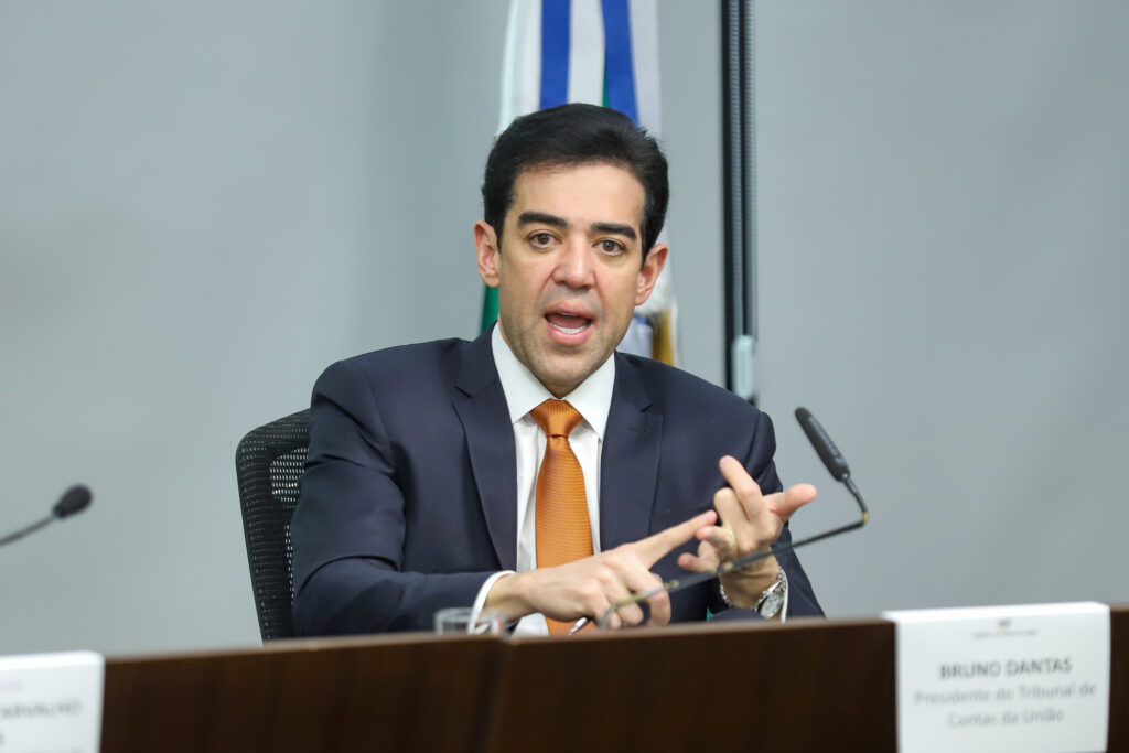 Ministro Bruno Dantas propôs estudo para avaliar impacto das bets nos gastos públicos com saúde