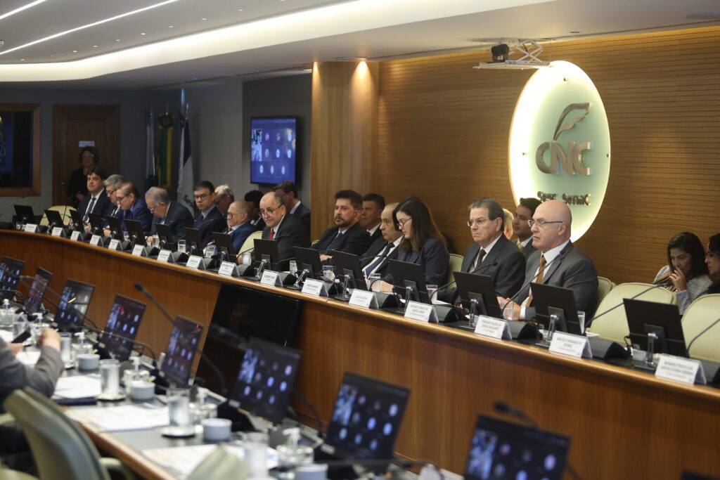 CNC discute rumos da economia e realizações institucionais em sua 5ª Reunião da Diretoria de 2025 – Sistema FENACON