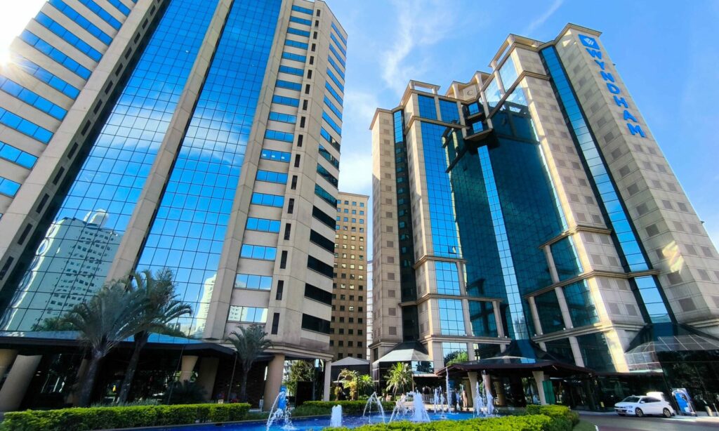 Wyndham São Paulo Ibirapuera aposta em retrofit e gastronomia para elevar a experiência dos hóspedes