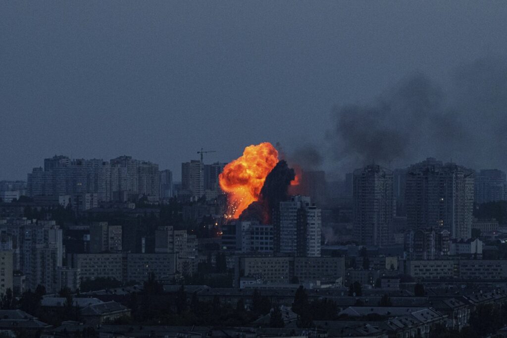 Rússia lança novo ataque com drones contra a capital da Ucrânia | Mundo