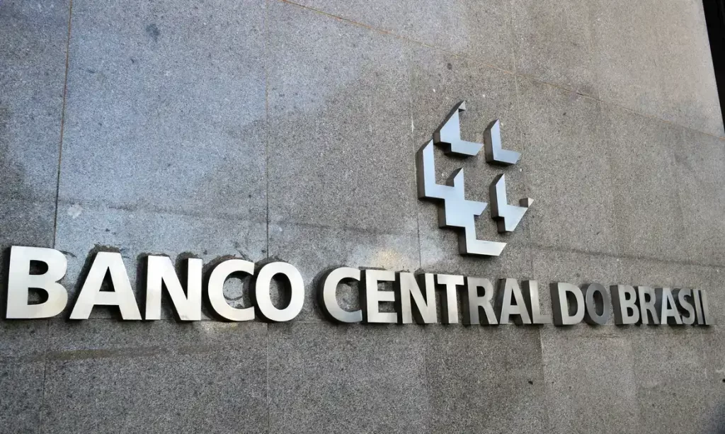 BC diz que Selic deve ser mantida em 15% por período prolongado – Sistema FENACON