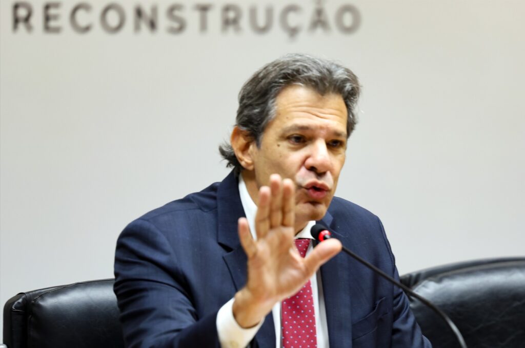 No momento nenhum gasto é bem-vindo, a não ser imprescindíveis, diz Haddad à Record