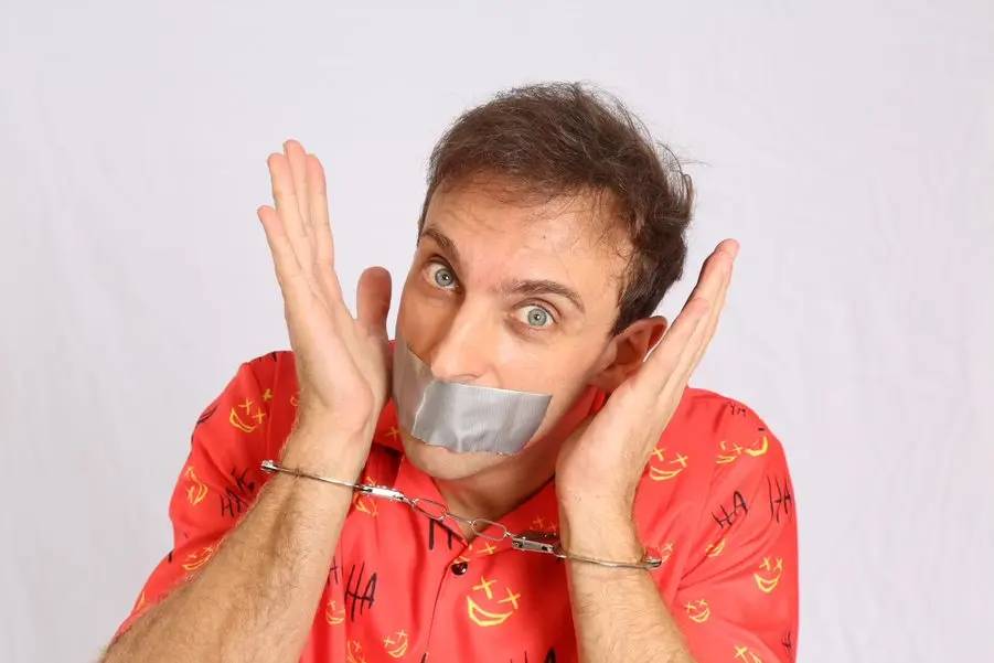 Léo Lins critica sentença de 8 anos de prisão e cita uso da Wikipédia em decisão