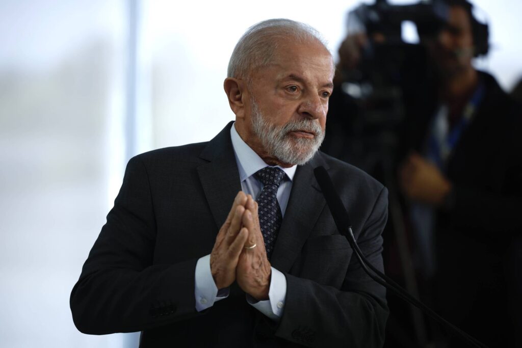 Lula diz preparar medida maior que Minha Casa, Minha Vida - 10/07/2025 - C-Level Plano Brasília