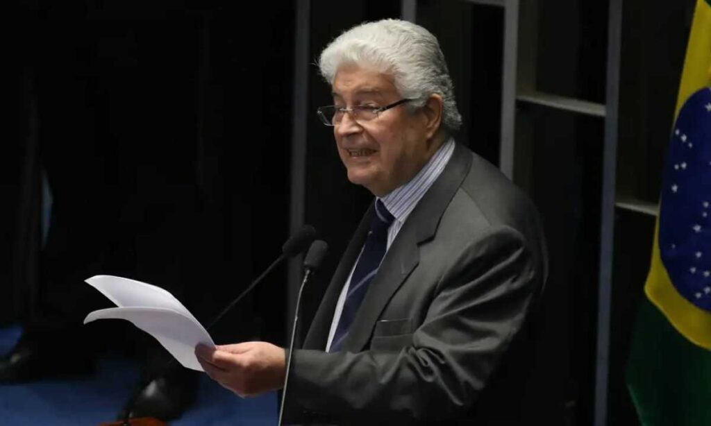 Roberto Requião irá filiar-se ao PDT neste mês - 04/07/2025