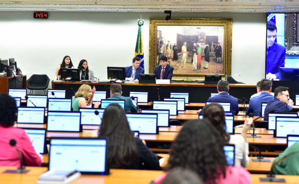 CCJ da Câmara aprova regra para dissolver casamento em caso de morte presumida de cônjuge
