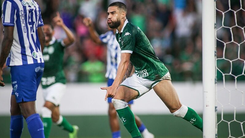 Em 2 jogos, Bruno Santos marca 3 e assume a artilharia isolada do Guarani na Série C