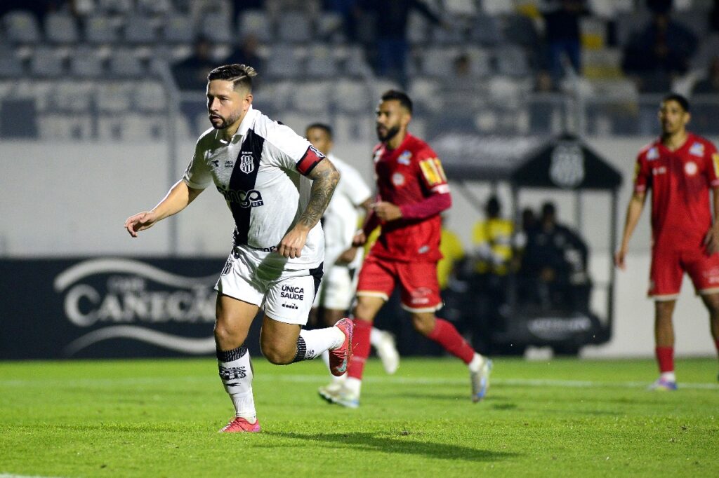 Elvis marca e Ponte Preta vence o Tombense no Moisés Lucarelli
