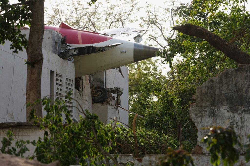 Relatório preliminar sobre acidente com Boeing 787 da Air India é divulgado | Empresas