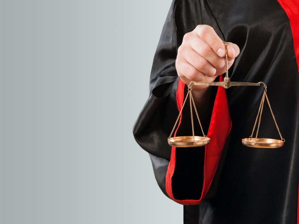 Juiz não deve desconstituir advogados que agiram conforme lei