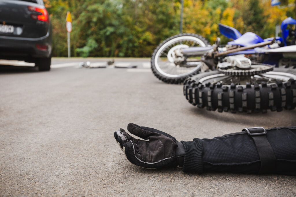 TJ-DF eleva indenização por moto que bateu em fiação elétrica