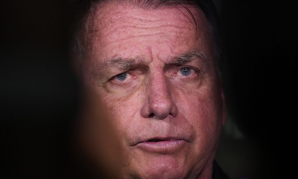Parlamentares do PT comemoram operação da Polícia Federal contra Bolsonaro | Política
