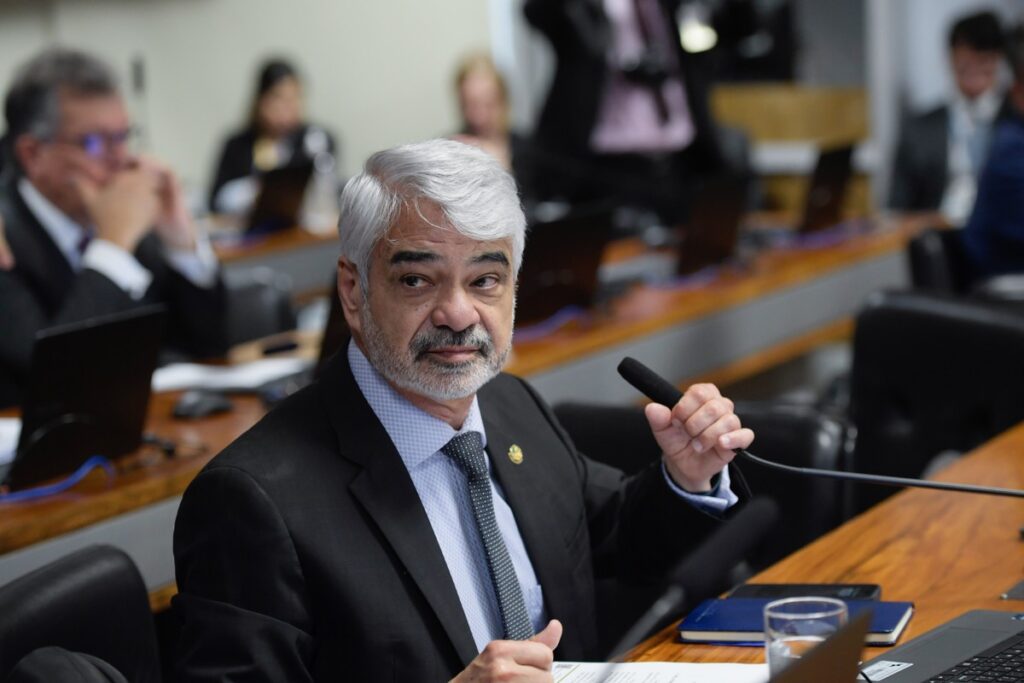 Presidente do PT não descarta sanções a deputada que foi à Justiça contra decisão do partido | Política