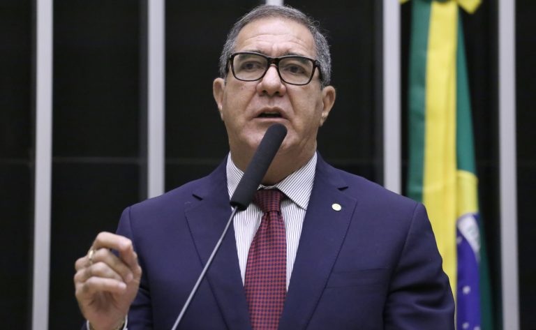 Projeto libera funcionamento de comércio aos domingos e feriados – Sistema FENACON