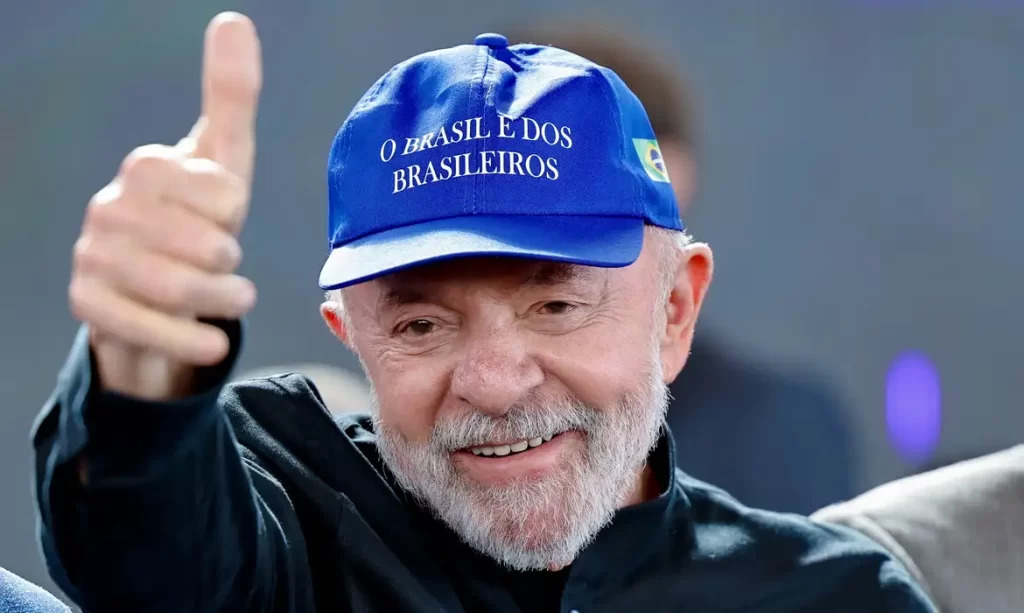 Lula critica família Bolsonaro e diz que governo tem apoio do povo para enfrentar sanção de Trump