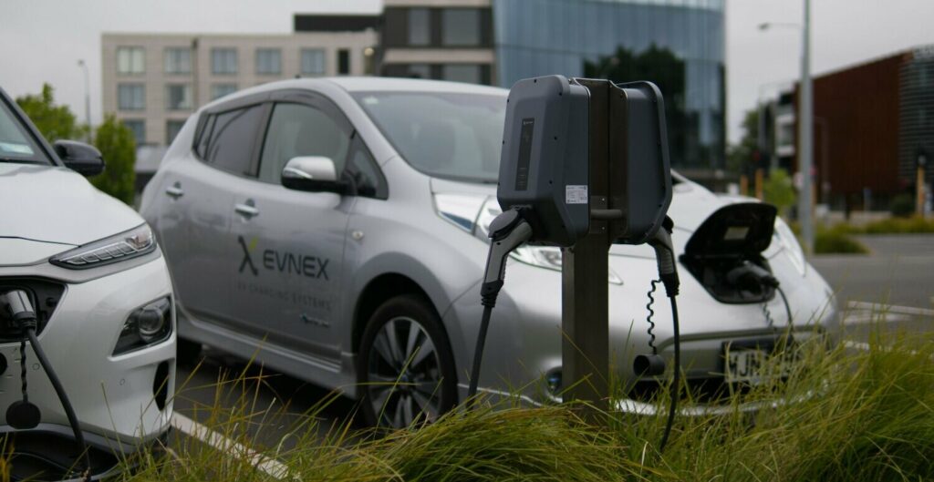 Minas Gerais isenta IPVA de veículos elétricos; medida incentiva ou prejudica?