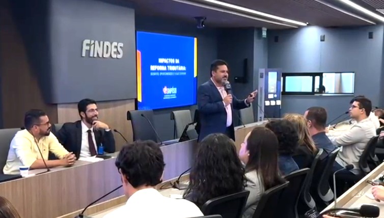 Com palestra do presidente da FENACON, Simpósio discute futuro tributário da construção – Sistema FENACON