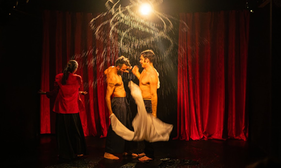 TRêS- Um espetáculo do Teatro de Apartamento