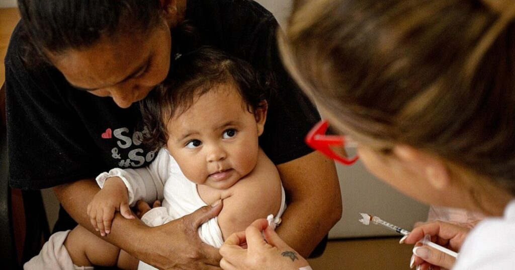 Meningite: vacina ACWY para bebês chega ao SUS