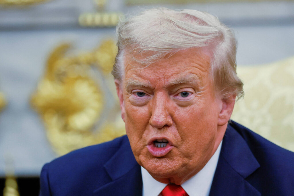 Trump ameaça mais tarifas contra imposto sobre big techs - 25/08/2025 - Mercado