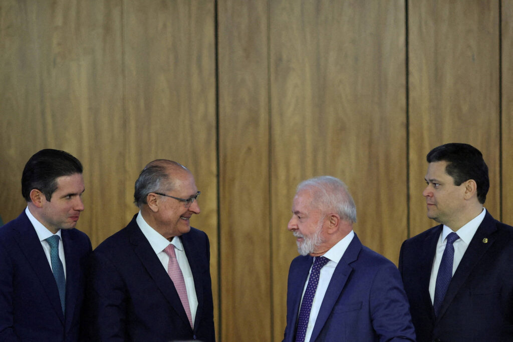 Governo propõe corte de R$ 19,8 bi em benefícios fiscais - 29/08/2025 - Mercado