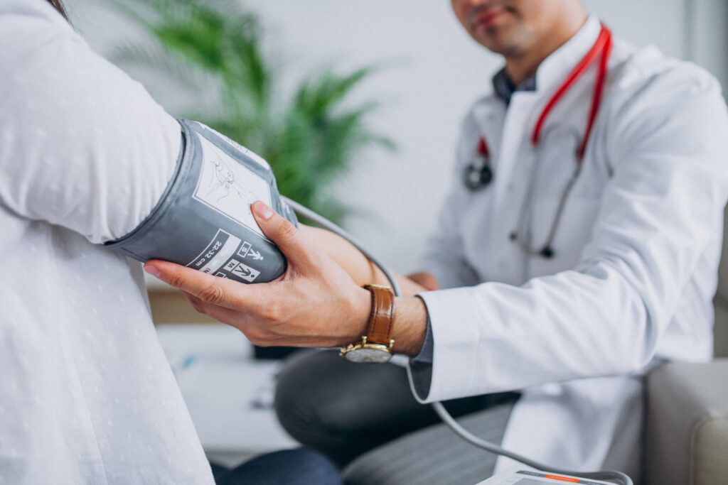 Receita Federal esclarece IRRF sobre exames ocupacionais e contratos de manutenção médica – Sistema FENACON