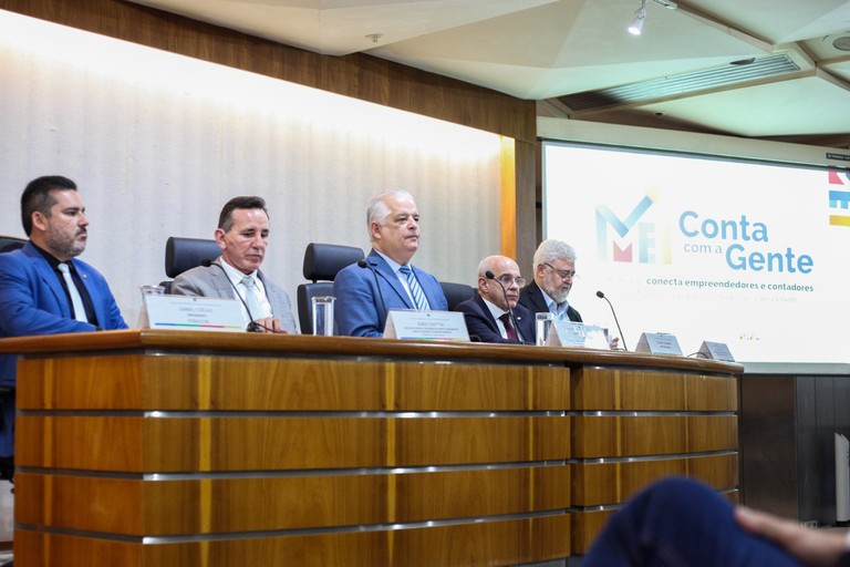 presidente da FENACON participa do lançamento no Ministério do Empreendedorismo – Sistema FENACON