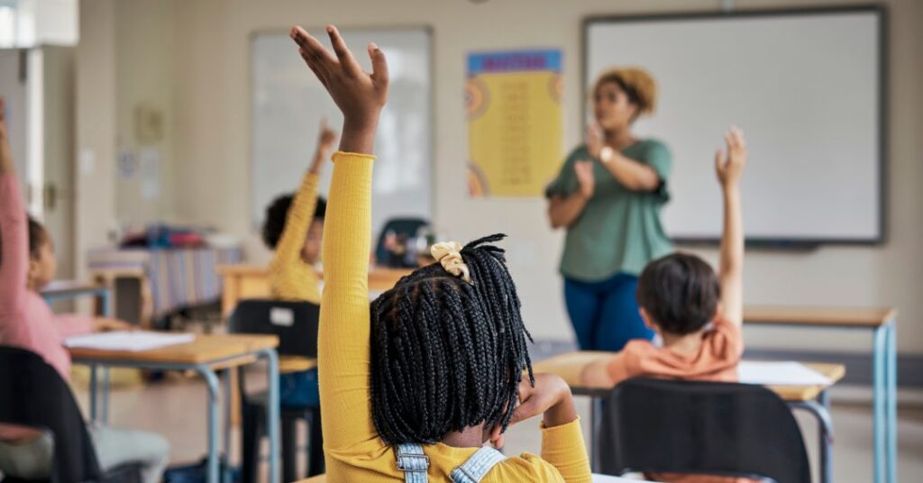 Como as escolas podem combater a epidemia de violência contra as mulheres?