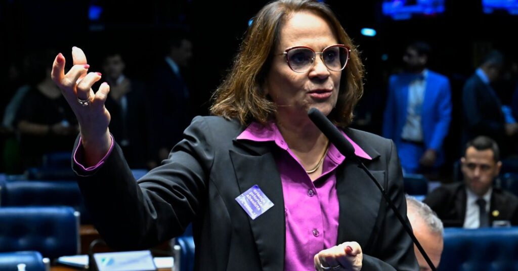 Damares Alves revela diagnóstico de câncer de mama