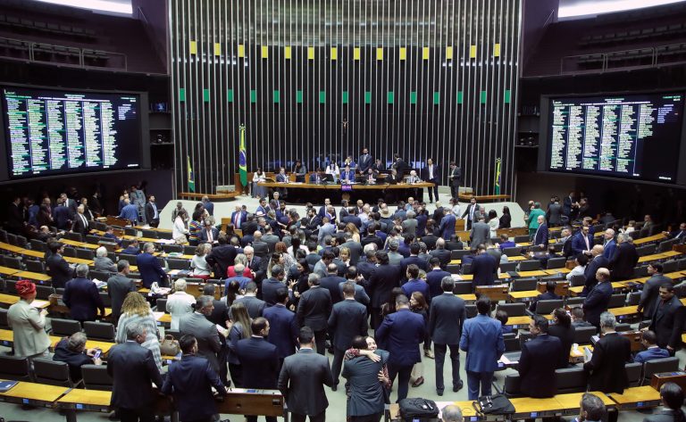 Deputados retomam votações após recesso – Sistema FENACON