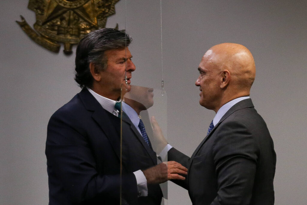 Fux vota para absolver Bolsonaro por trama golpista - 10/09/2025 - Poder