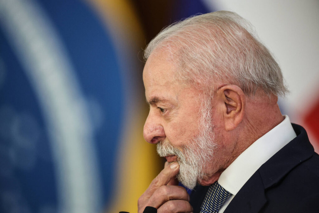 Governo sanciona PL de proteção a crianças na internet - 17/09/2025 - Cotidiano