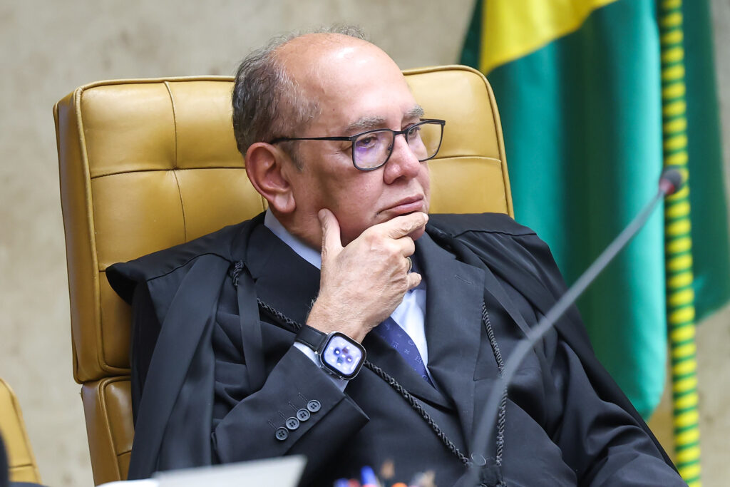 Gilmar lembrou série de desafios enfrentados pela democracia brasileira nos anos recentes e disse que julgamento de Bolsonaro é histórico