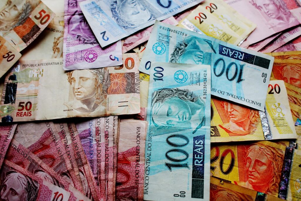 Real só perde para o peso argentino em dia de “ótima química” entre Trump e Lula