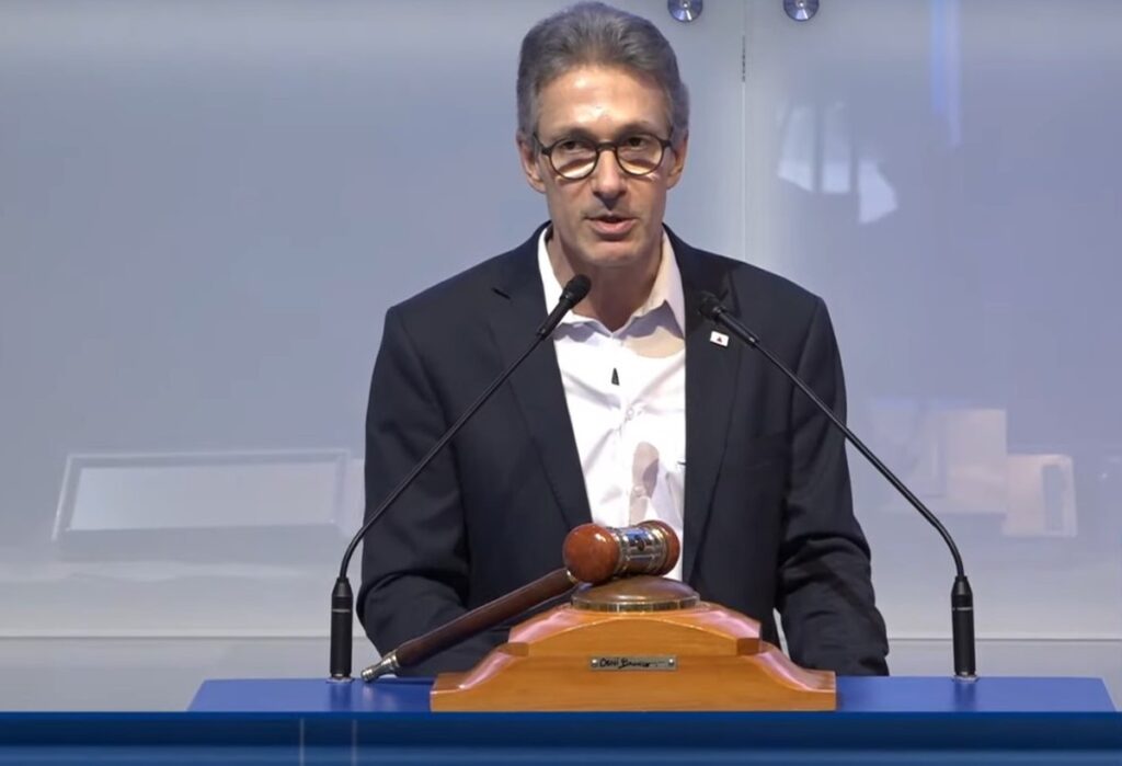 Zema diz que está 'acostumado a comer poeira' e que manterá candidatura à Presidência 'até o fim' | Política