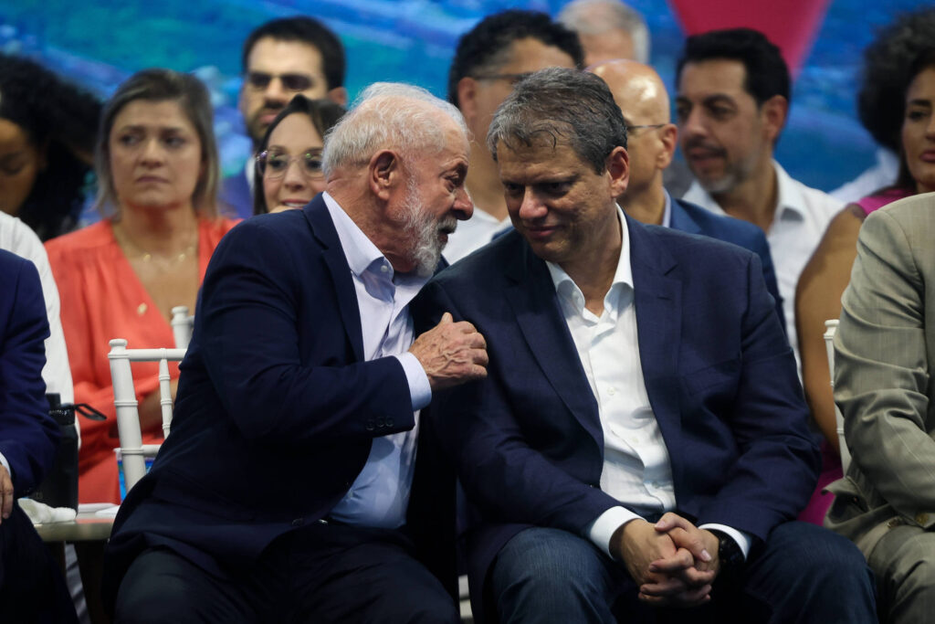 Lula vê candidatura de Tarcísio como fato consumado - 08/10/2025 - Mônica Bergamo
