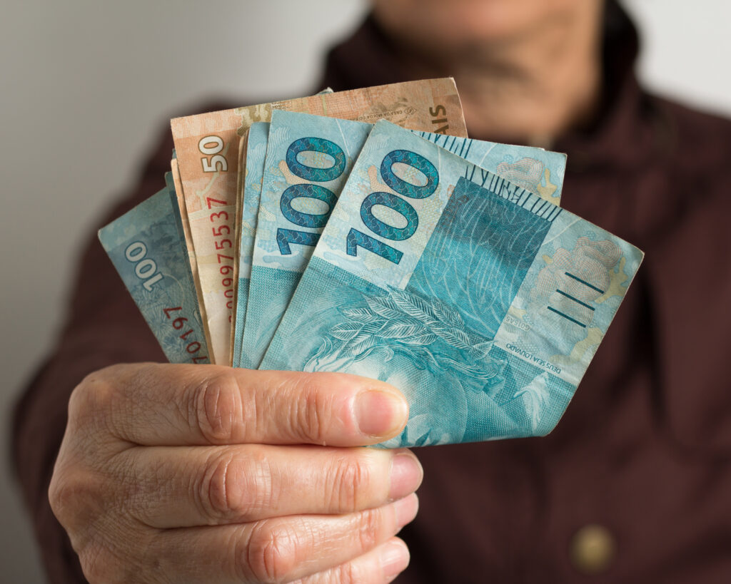 Mudança de jornada deve ter alteração salarial condizente