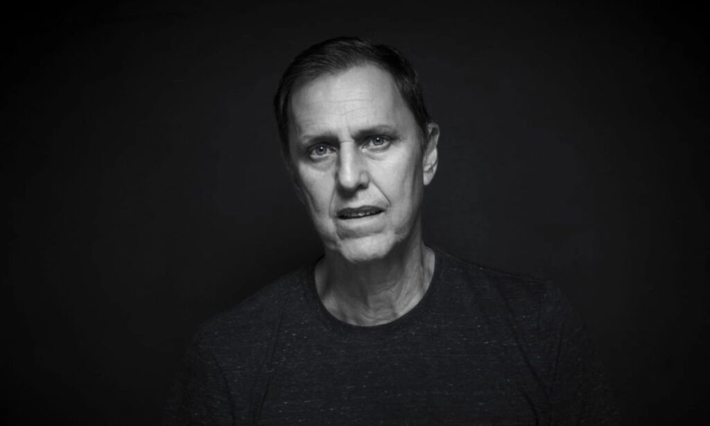 Criador da Rabeca Cultural, espaço artístico pulsante de Campinas, músico Kha Machado lança o disco “Azuis”