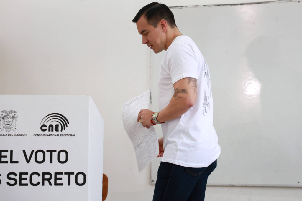 Equador: Noboa demite ministros após derrota em referendo - 18/11/2025 - Mundo