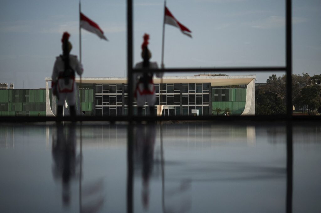 Planalto quer ampliar revogação de tarifas de Trump e vê brecha contra Magnitsky