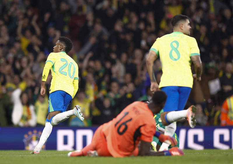 Brasil derrota Senegal por 2 a 0 em amistoso em Londres