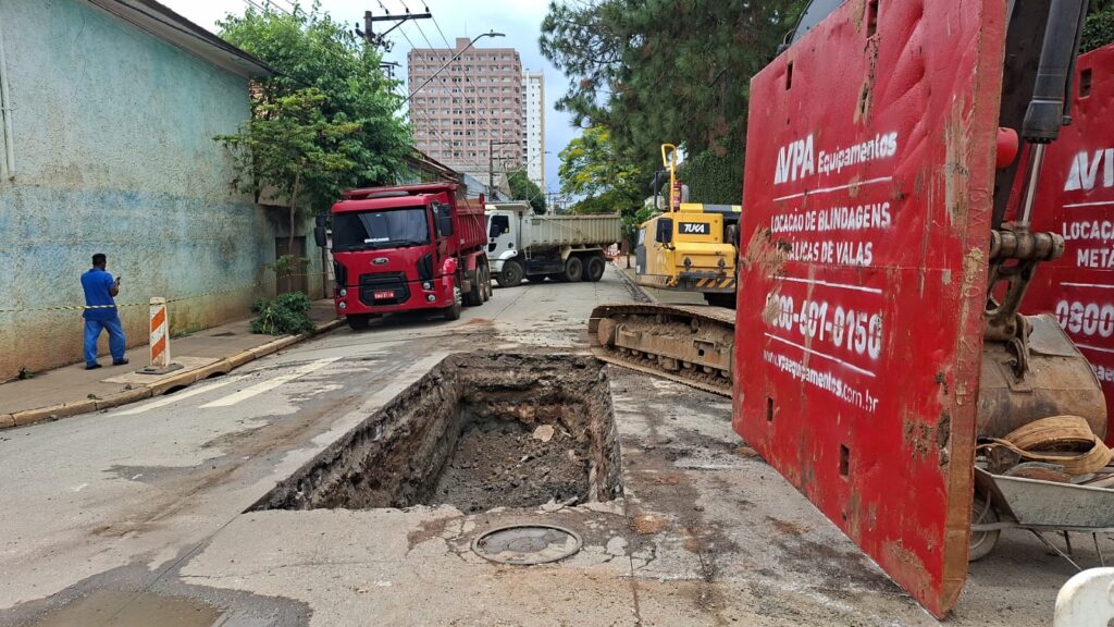 Prefeitura de São Caetano, por meio do Programa Drenar, amplia em 640 metros a rede de drenagem na Rua Ceará