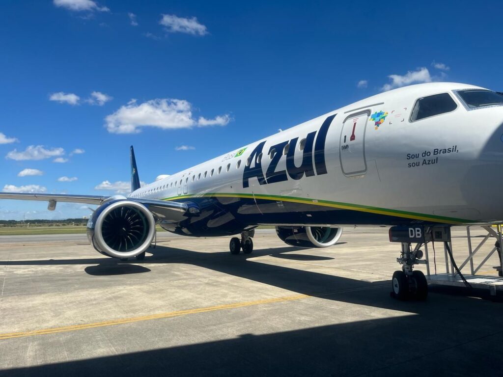PF abre investigação sobre bilhete de ameaça que desviou voo da Azul para Brasília