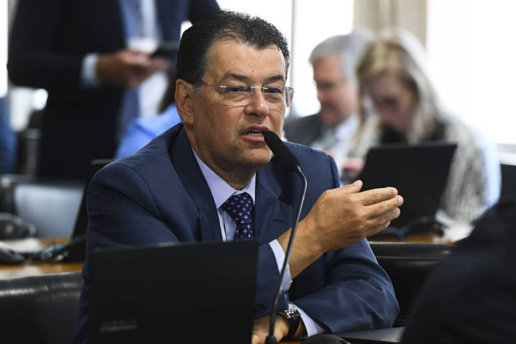 Senado aprova aumento de tributação sobre fintechs e bets - 02/12/2025 - Mercado