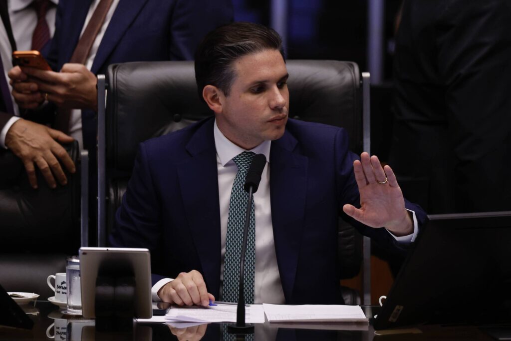 PL da Dosimetria acelera saída da prisão por outros crimes - 10/12/2025 - Poder