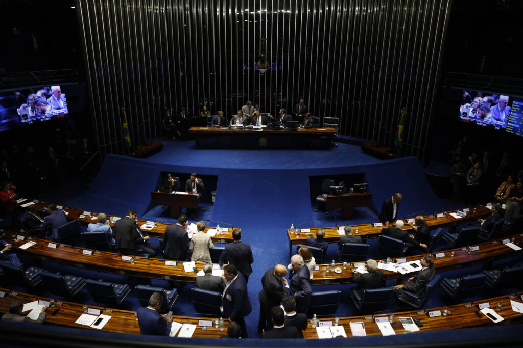 Pará tem Helder em 1º ao Senado e disputa pela outra vaga - 17/12/2025 - Painel